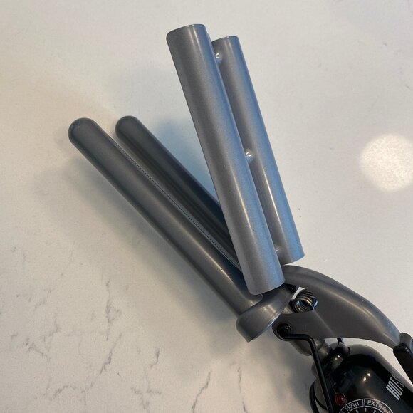 Triple Barrel Wave Curling Iron - Picture 4 of 8